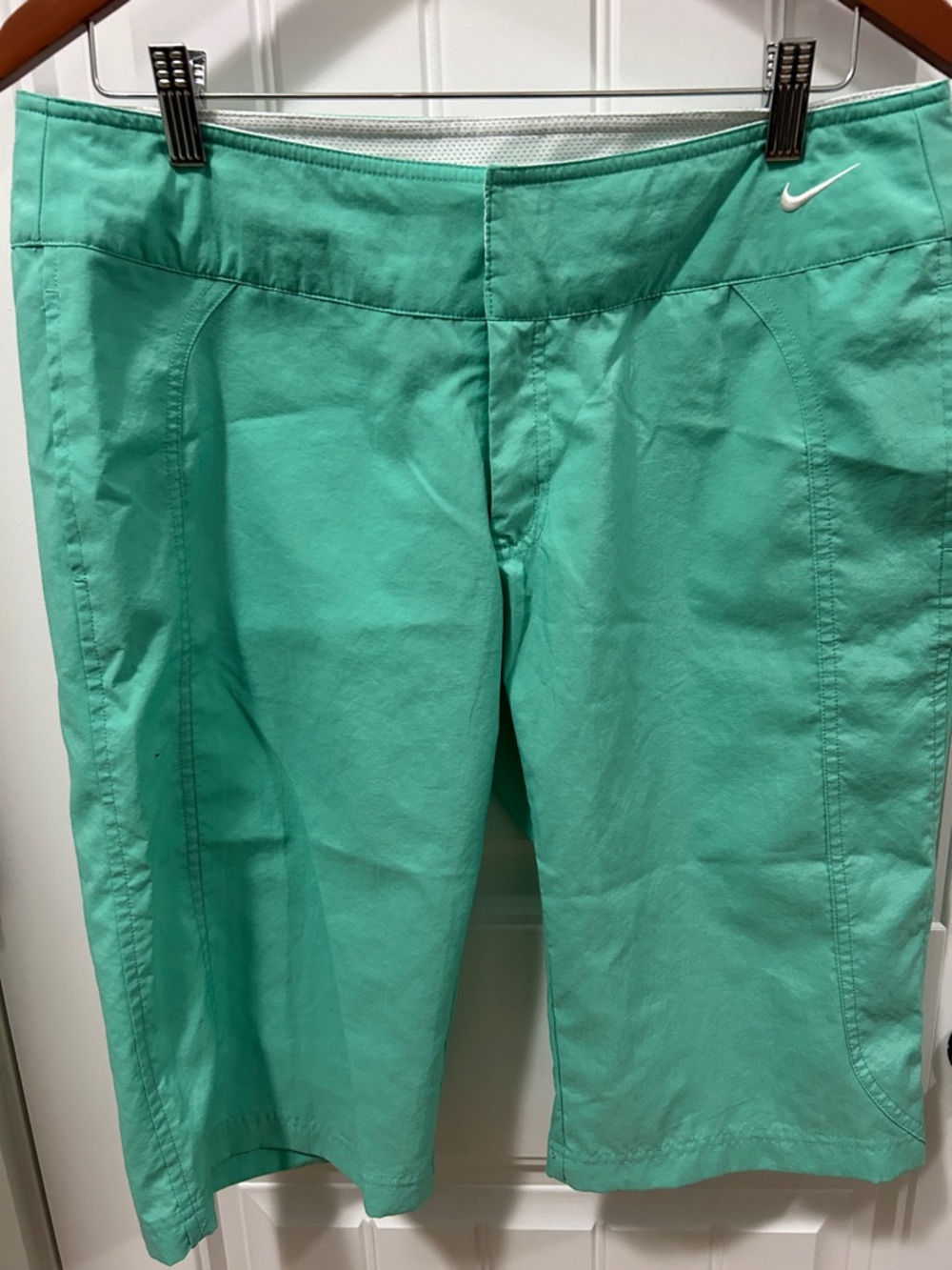 Nike Mint Green Stretch Capri Pants